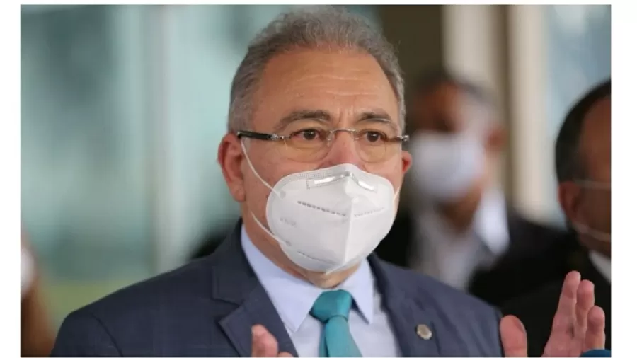 Marcelo Queiroga, ministro da Saúde, disse que a pasta "tem discutido" aplicação de quarta dose